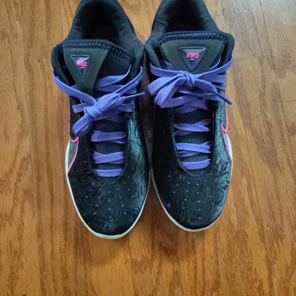 Nike LeBron XXII "Tunnel Vision" 